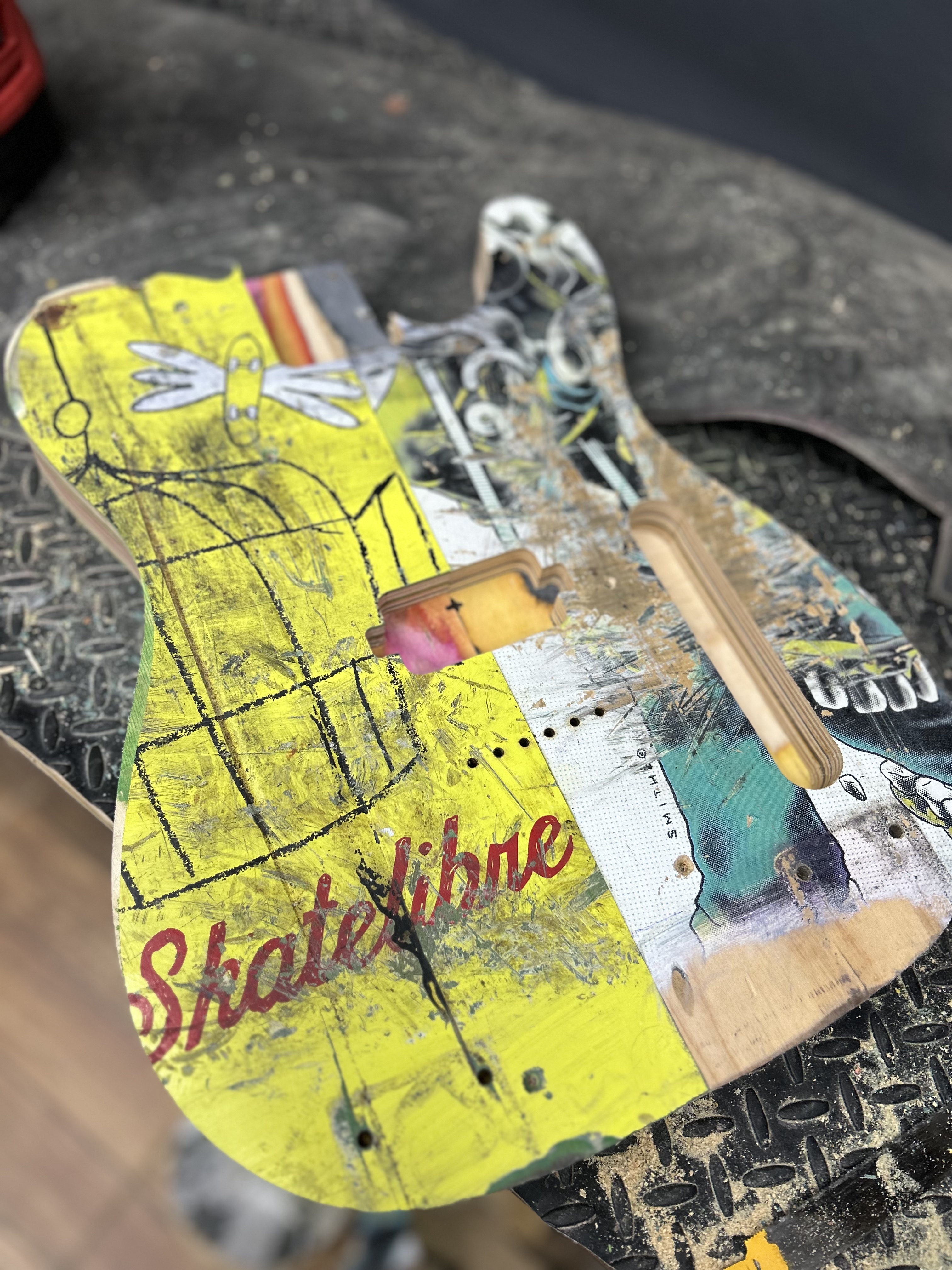 Tablas de skate cortadas para formar el cuerpo